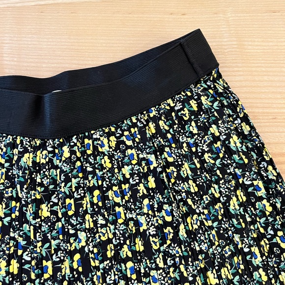 Oak+Fort Floral Print Pattern Accordion Pleated Midi Skirt, one size - Picture 3 of 4